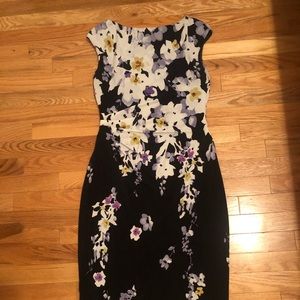 Lauren floral flattering cap sleeve dress size 4